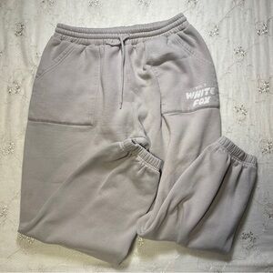 white fox gray cuffed sweatpants – size large – flawed